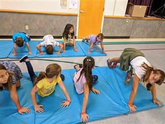 kids doing push ups